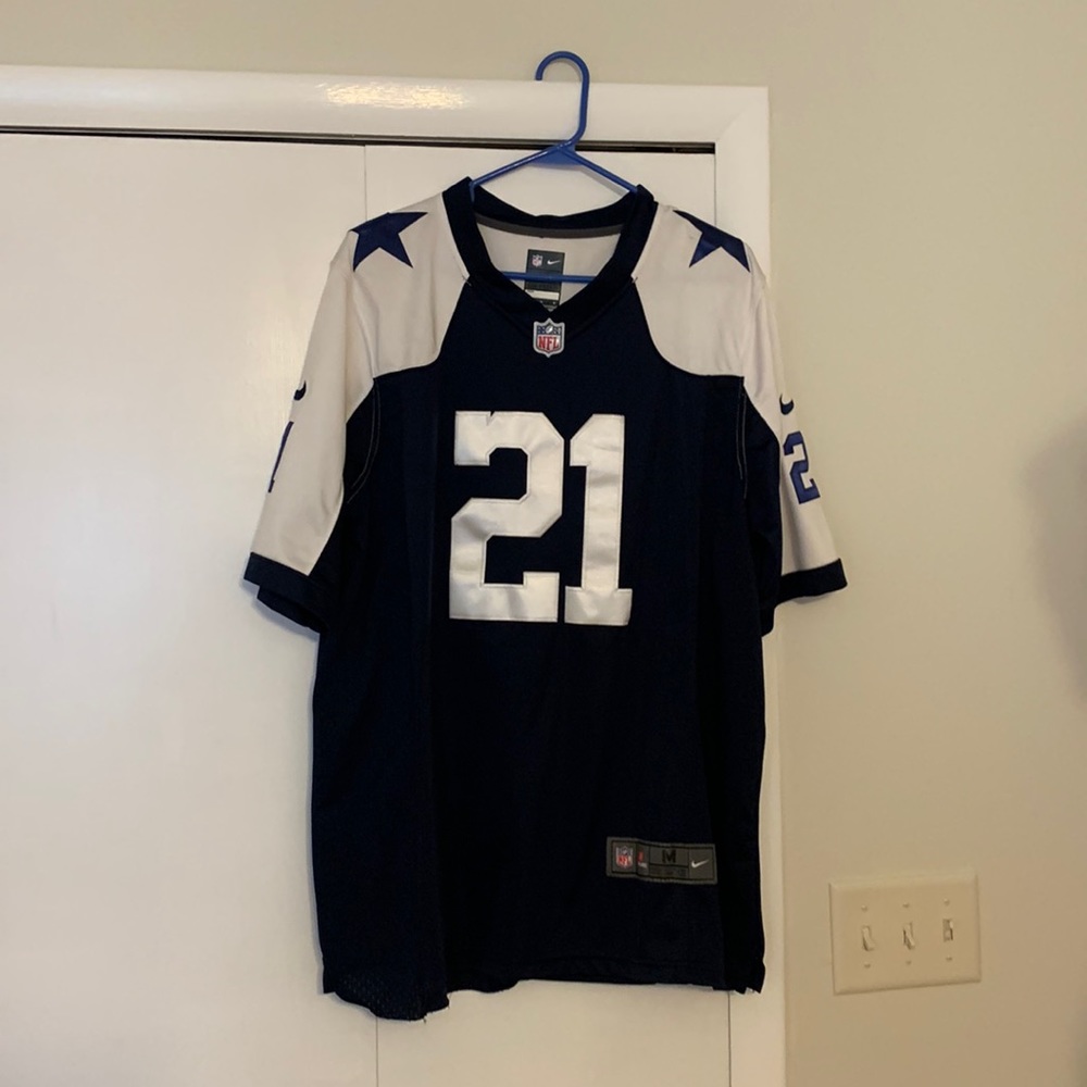 Ezekiel Elliot Jersey - never worn
